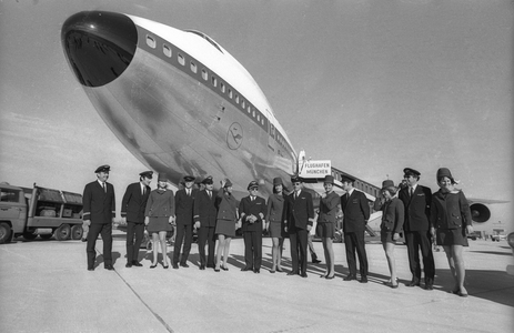 50 years ago on July 8, 1970 the first plane landed at Munich Riem Airport ..., 1970 (photo)