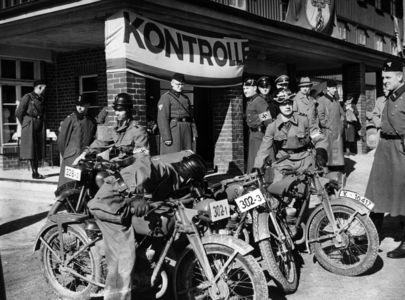 Control station at the cross country test ride, 1940 (b/w photo)