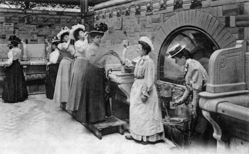 Vichy, France: gargling, Postcard, c. 1911