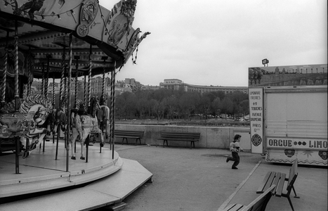 Paris, Ile-de-France, France, 1990 (photo)