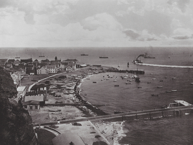Helgoland, Blick auf das Unterland (b/w photo)
