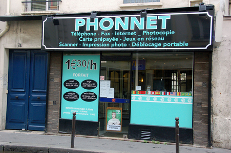 5901N PARIS August 2007 L informatics invaded life phone shop Fax Internet Photocopy Scanner Portable Photo