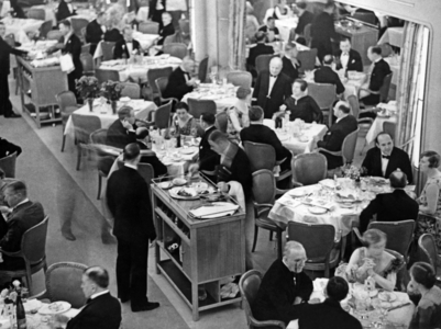 Dining room of the "Europa", ca. 1935
