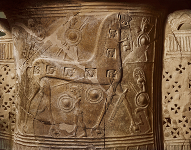 Trojan Horse. Scenes from the Trojan War on the neck of an earthenware amphora Total