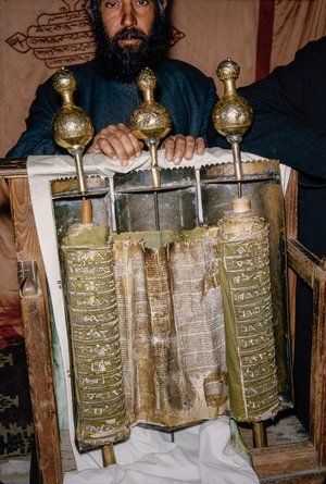 Nablus Jordan, A Samaritan priest displays 3,628 your old Torah the oldest one that exists he says, 1966 (photo)