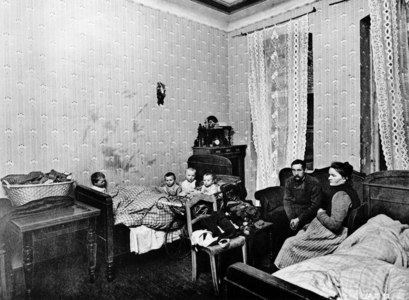 Imperial period - housing misery 1912 (photo)