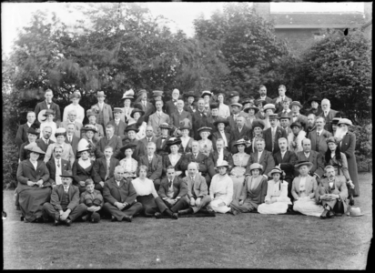 Group Portrait, 1912 (silver gelatin print)