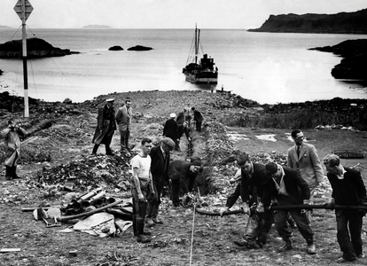 First Submarine Communications Cable, From Scotland to Terranova, Oban 1956 (b/w photo)