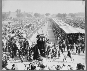 In the Amphitheatre [Delhi Durbar]. Block E. Their Excellencies Lord and Lady Northcote, and Bombay Chiefs.