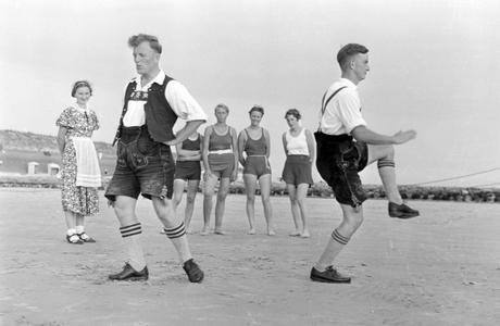 Summer holidays on the North Sea Island Borkum, Germany 1930s (b/w photo)