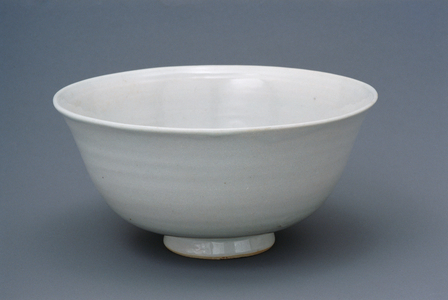 Bowl, 1279-1368 (Porcelain with grayish-toned luanbai glaze
and molded decoration)