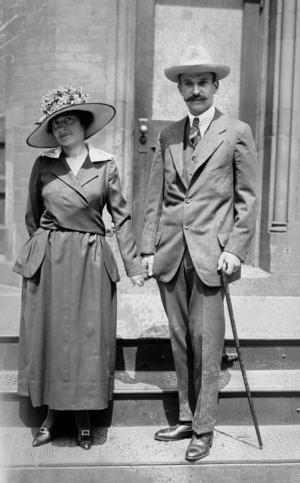 Kingdon Gould Sr and his wife,c.1920 (photo)