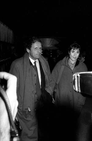 Patrick Poivre d'Arvor at the Pasteur Weissman Gala 1987 (b/w photo)