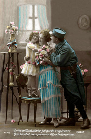 French soldier on leave with his wife and daughter, french Postcard, 1914-1918