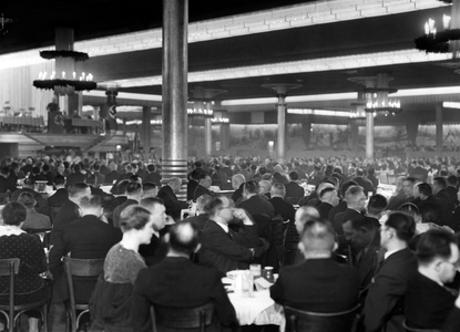 Staff meeting of the Scherl publishing house in Berlin, 1936 (b/w photo)
