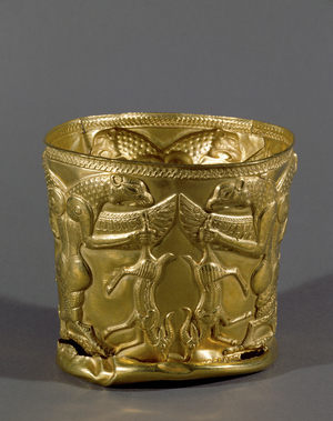 Goblet, electrum, decorated with fabulous animals with …