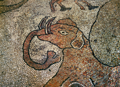 An elephant, center nave (mosaic)