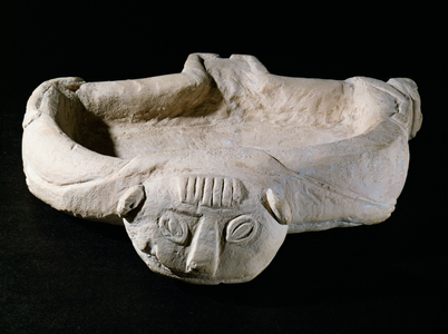 Offering table with lion heads on all four corners (limestone)