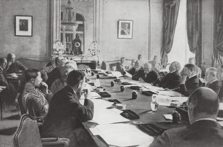 WW1: Supreme War Council of the Allies in session at Versailles in 1918, discussing the terms to be offered to enemy … (b/w photo)