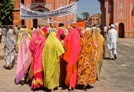 Women in Jaipur market, Jaipur, Rajasthan, India, 1977 (photo)