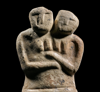 Statuette of twin deities, detail, -60000 (Marble)