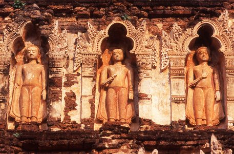 Thailand: The Chedi Suwanna Chang Kot (or Mahapon Chedi), Wat Chama Thewi, Lamphun, northern Thailand