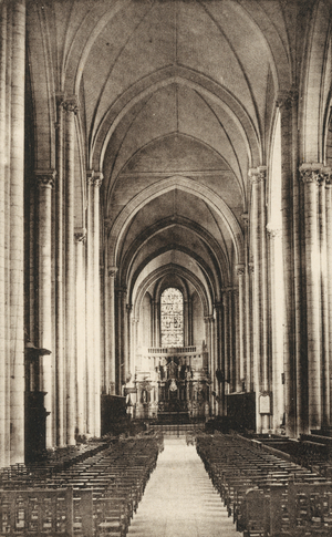Poitiers: La Cathedrale, Interieur (b/w photo)
