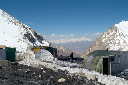 An Indian military post, Chang La pass, Ladakh, India (photo)