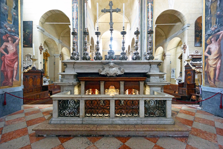 High altar of San Prospero, Reggio Emilia, Emilia-Romagna, Italy (photo)