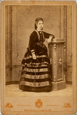 Portrait of a lady of the upper middle class, Florence, Italy, 1880-90 (photo)