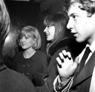 Sylvie Vartan and Francoise Hardy, 1965 (photo)