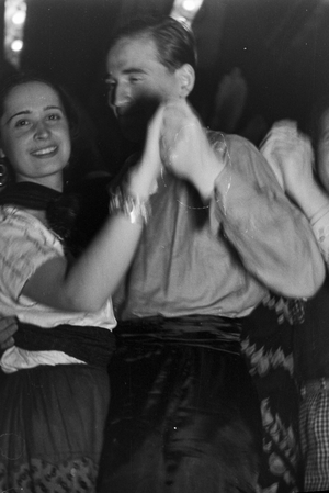 Amidst the carnival at Duesseldorf with the slogan "Lachendes Volk", Germany 1930s (b/w photo)