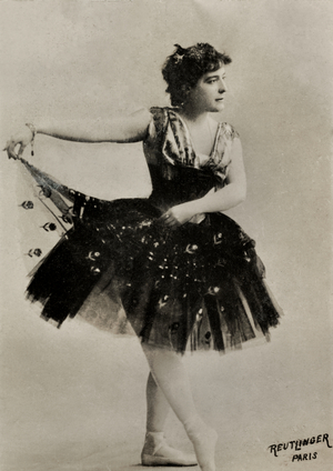 Portrait of the Spanish artist Rosita Mauri ( 1856 , 1923 ) (photograph)