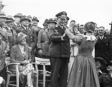 Hermann Göring with foresters in the Schorfheide, 1939 (b/w photo)