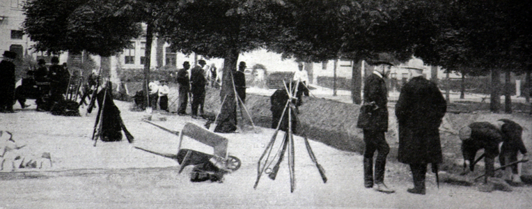 The civic guards of Brussels throw up trenches