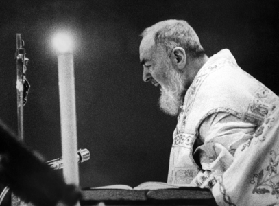 San Giovanni Rotondo, Foggia, Italy, 1985, Padre Pio of Pietralcina holds Messa (b/w photo)