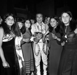 Singer Jose Todaro with admirers after the performance of Operetta "Gipsy", Paris, 24 April 1972 (photo)