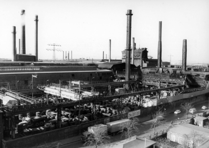 VEB Rohrkombinat- und Stahlwerk Riesa, Gebäude, außen, Außenansicht; 1981 ..., 1981 (photo)