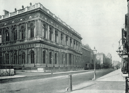 Pall Mall, the Carlton Club (b/w photo)