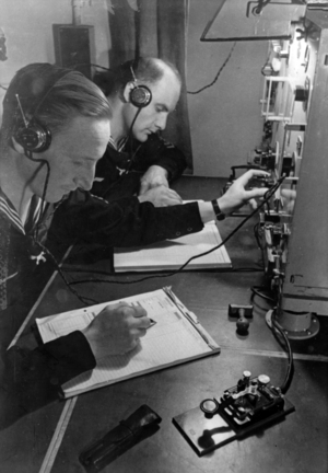 II. WK, Kriegsmarine, radio operator training 1943 (photo)