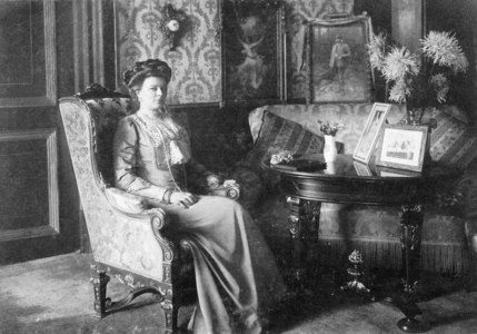 Sophie, duchess of Hohenberg, wife of the Archduke Franz Ferdinand, 1911 (b/w photo)