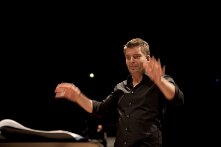 Matthias Pintscher conducting in Paris, 2011