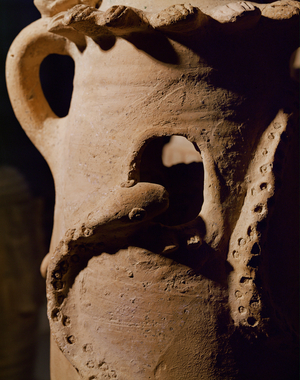 Incense stand decorated with birds and serpents (pottery)