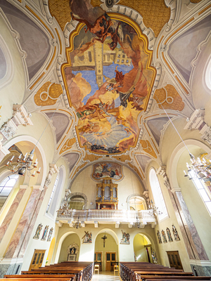Interior, ceiling painting by Hans Andre, Servitenkirche, Innsbruck, Tyrol, Austria, Europe (photo)