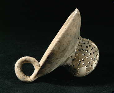 Clay strainer (clay)