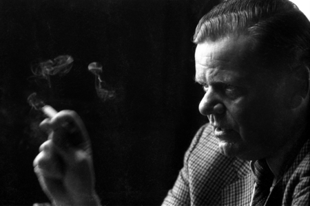 Eberhard von Brauchitsch (managing director Friedrich Flick AG) smokes a cigarette,..., 1984 (photo)