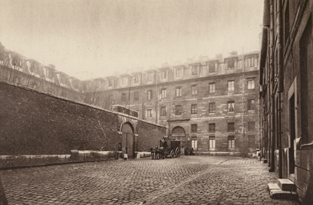 Paris: Cour interieure de St-Lazare, la prison des femmes; Interior court of "St-Lazare", women's prison (b/w photo)