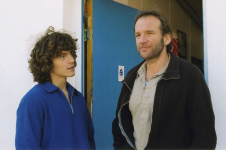 MENTIR UN PEU
