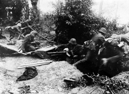 I. WK - Western Front - Advance (photo)