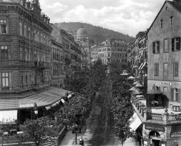 park Street in Karlovy Vary (b/w photo)